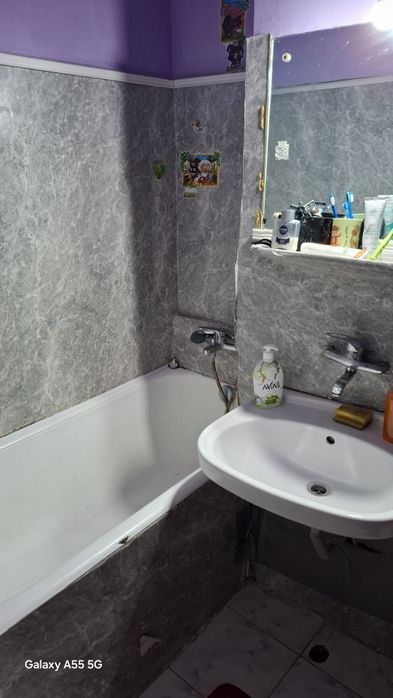 Garsoniera mare decomandată
