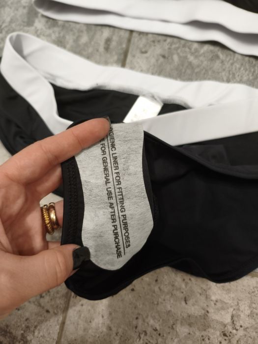 Costum de baie două piese YNIQUE pentru femei – model V-neck, talie în