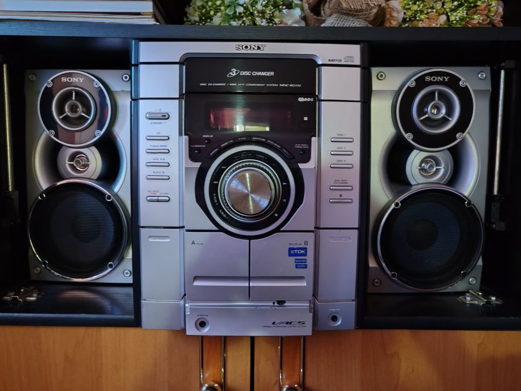 Vând sau schimb combina audio Sony cu subwfer bass