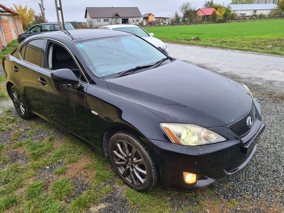 Dezmembrez lexus is220 2009 2.2 DCAT