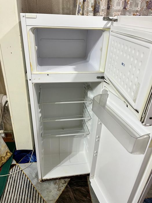 Холодильник продается