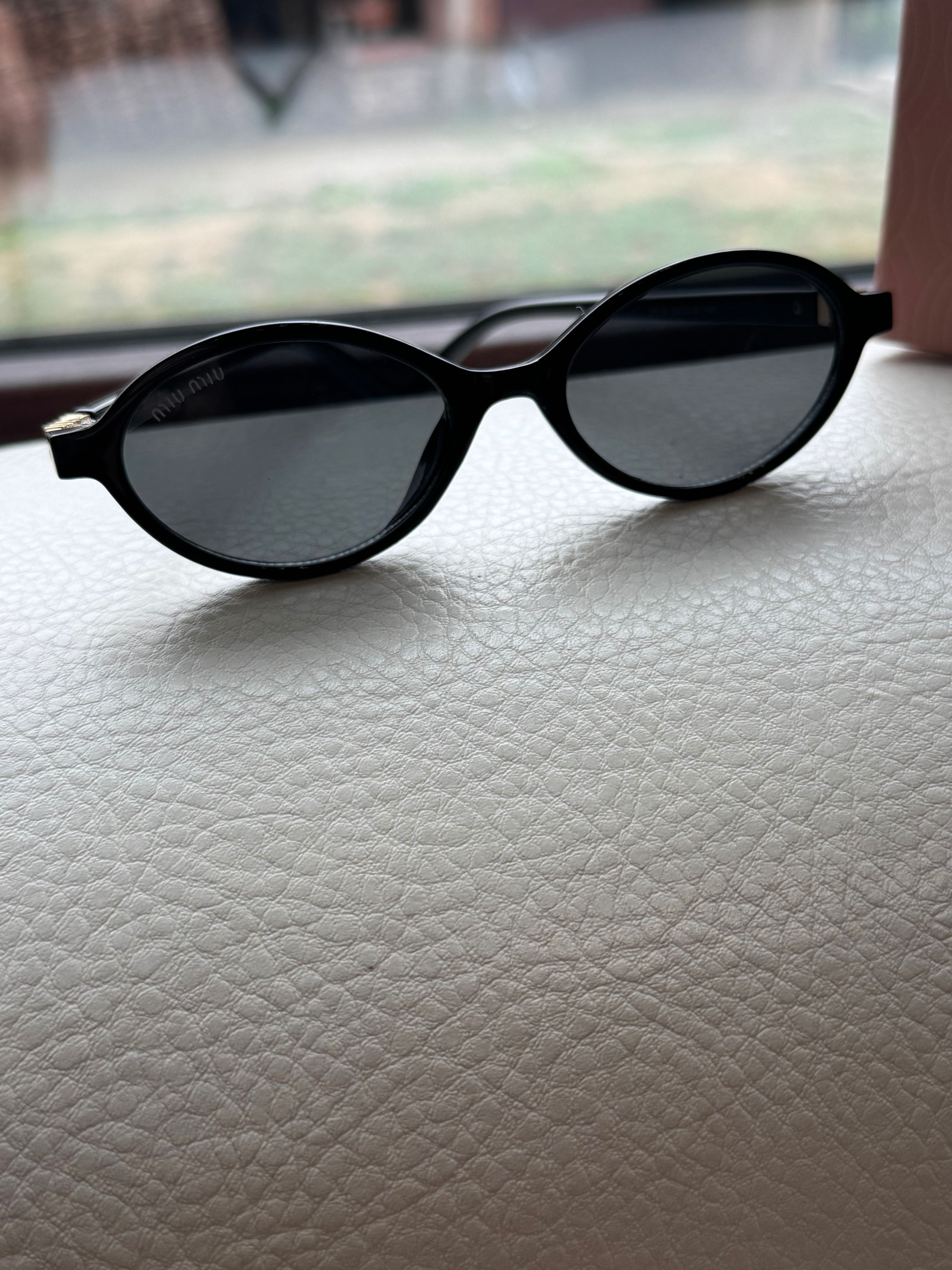 Нови очила miu miu.