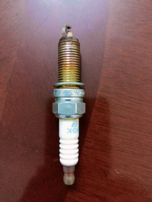 продам свечи NGK R Denso 4 штуки