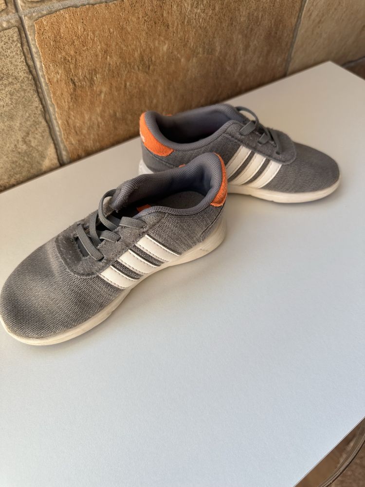 Маратонки adidas