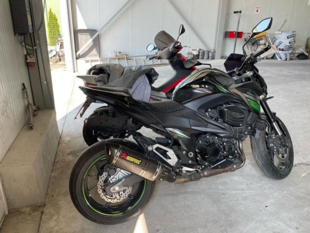 Продаяам Kawasaki Z800