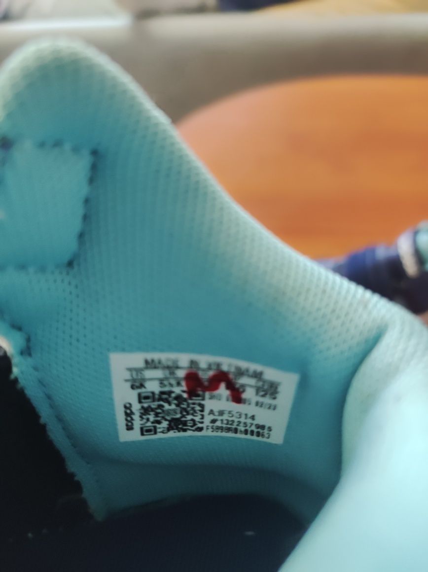 Бебешки боти ЧИСТО нови Adidas