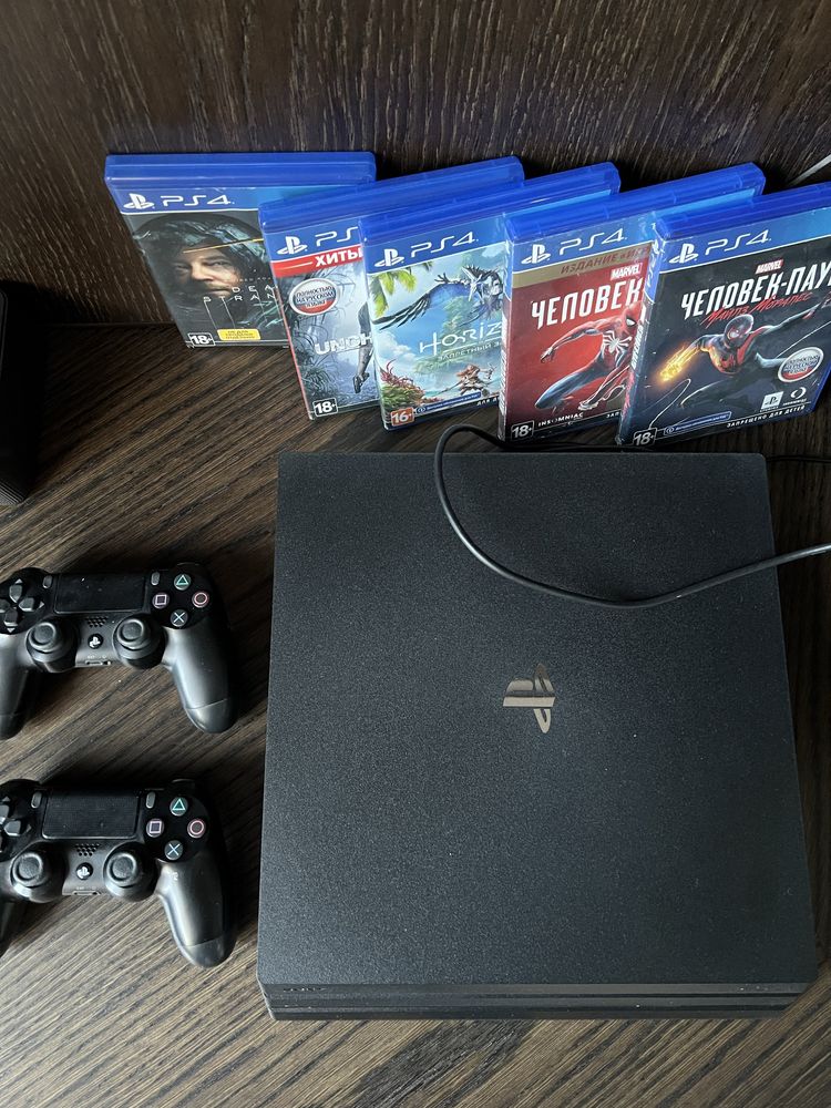 Ps 4 pro в хорошем состоянии на 1tb