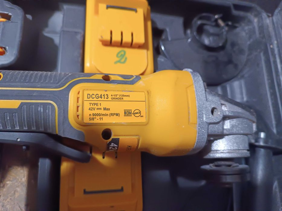 Ъглошлайф на батерия