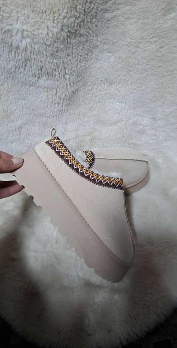 Ugg dama 36/40 model nou