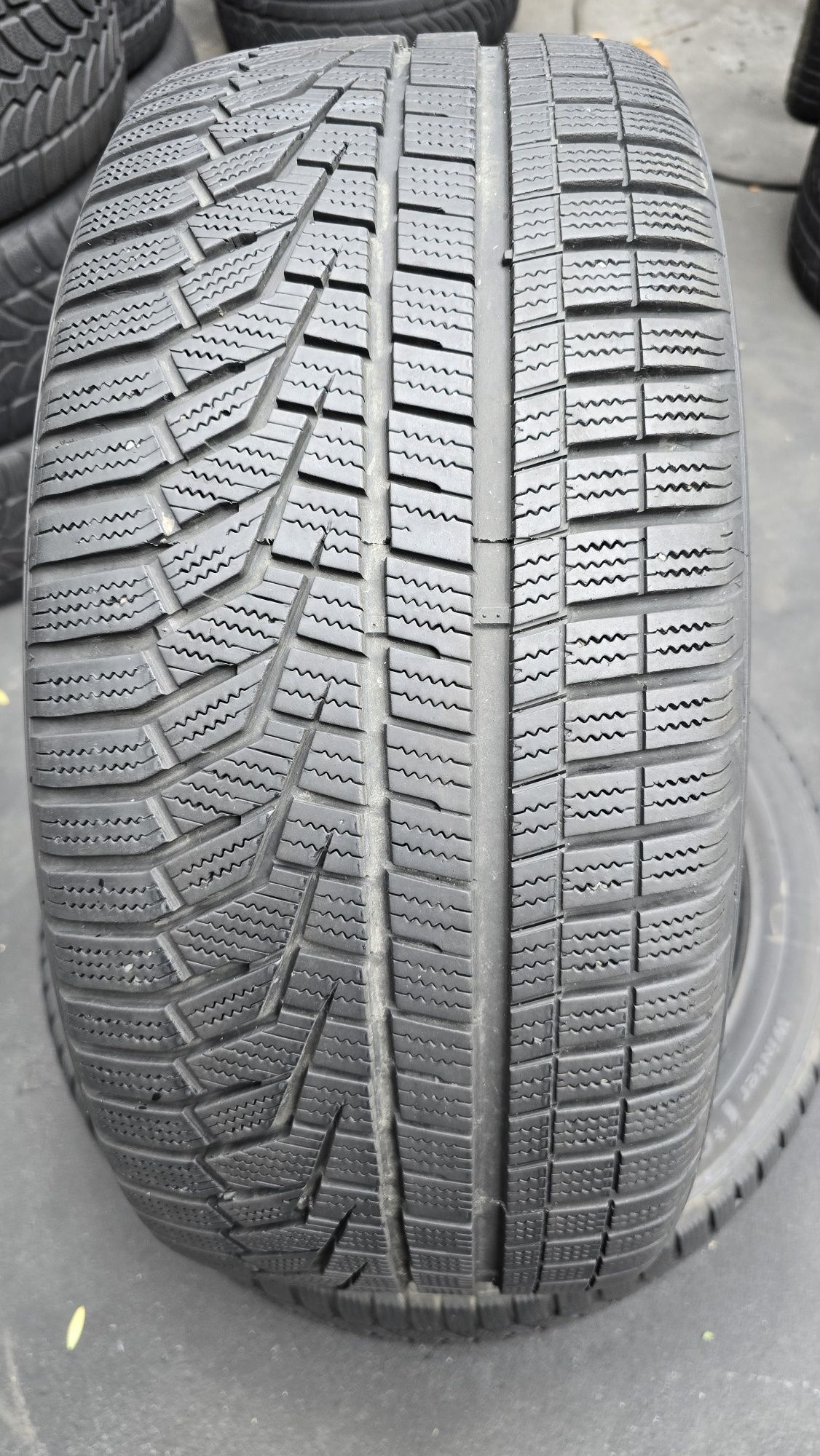2 anvelope iarnă Hankook 255/45/19
