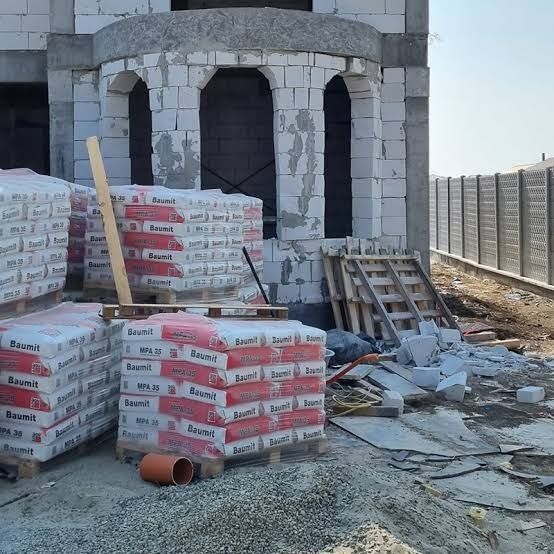 Tencuieli mecanizate amenajări interioare