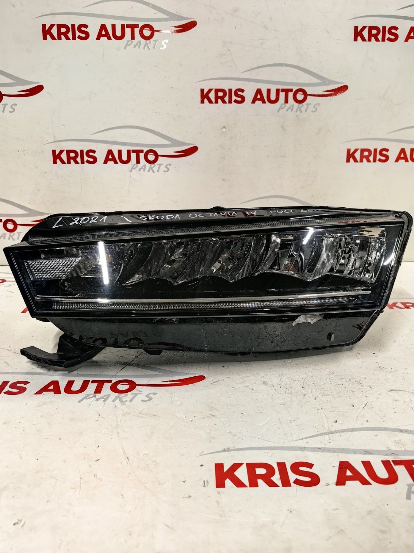 Ляв фар Skoda Octavia 4 Full LED 2021 / Шкода Октавия 2021г