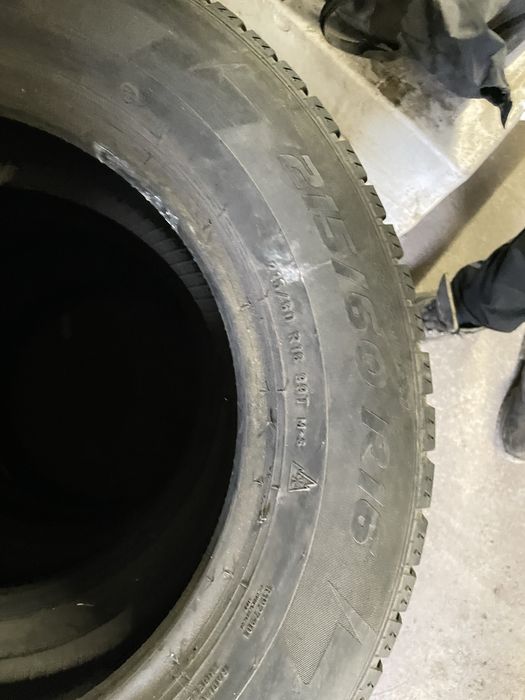 Продам зимние шины Pirelli Ice Zero 215/60 R16 99T (шипованные).