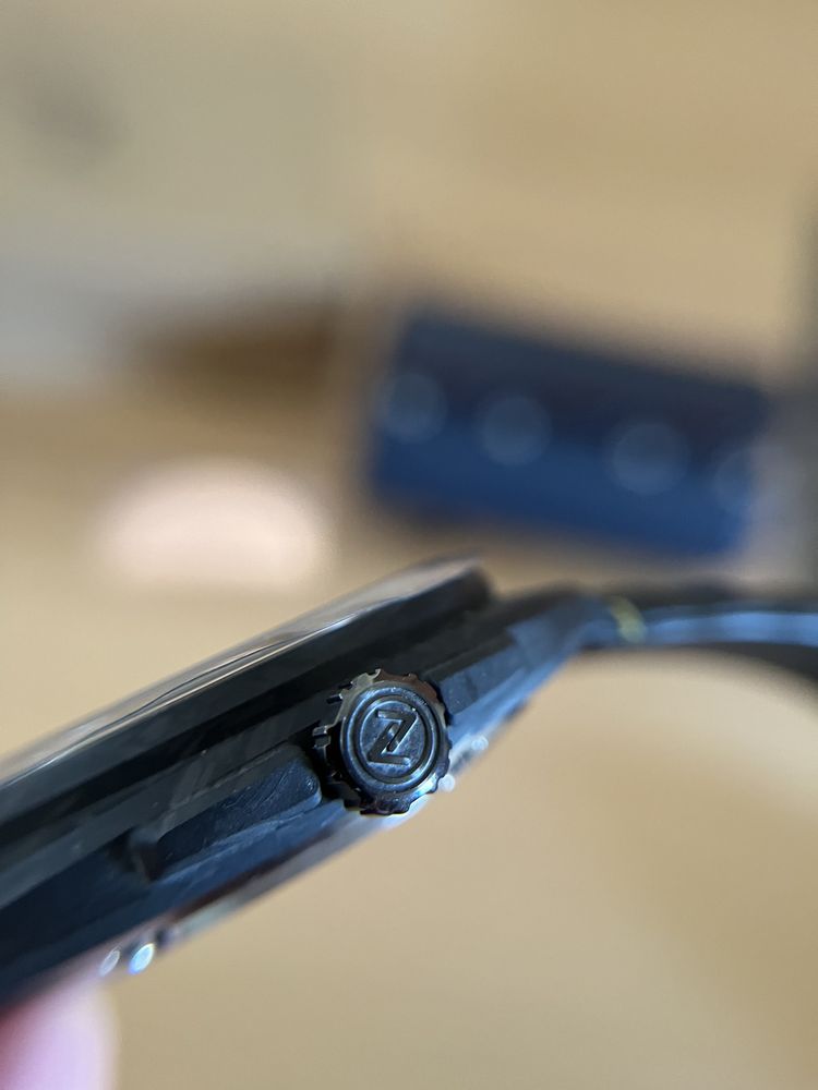 Часовник Zelos GT Carbon "Eclipse"