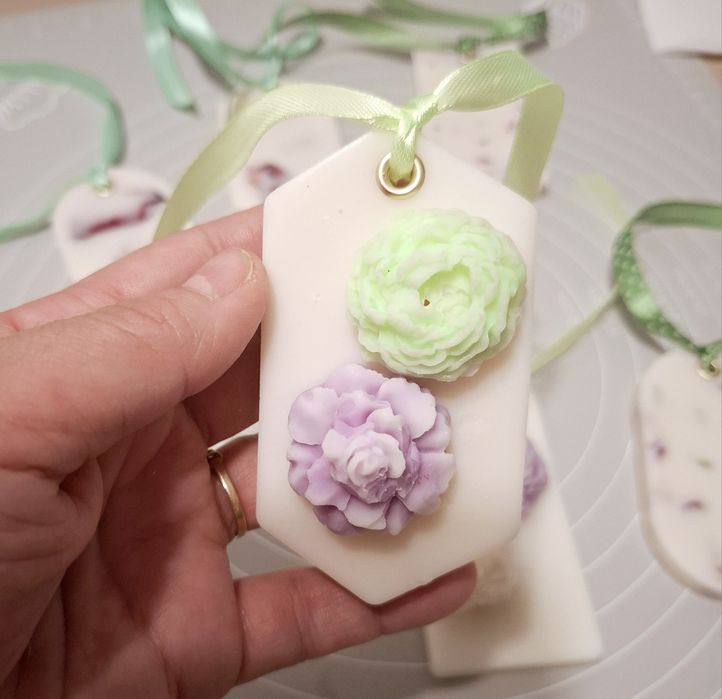 Odorizante parfumate din ceara naturala