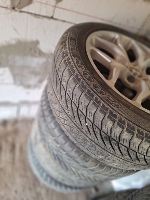 Vând 4 cauciucuri Goodyear m+s runflat 255/50 r19