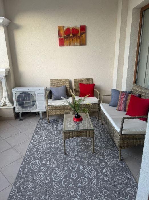 Двустаен апартамент, под наем, кв. Аспарухово