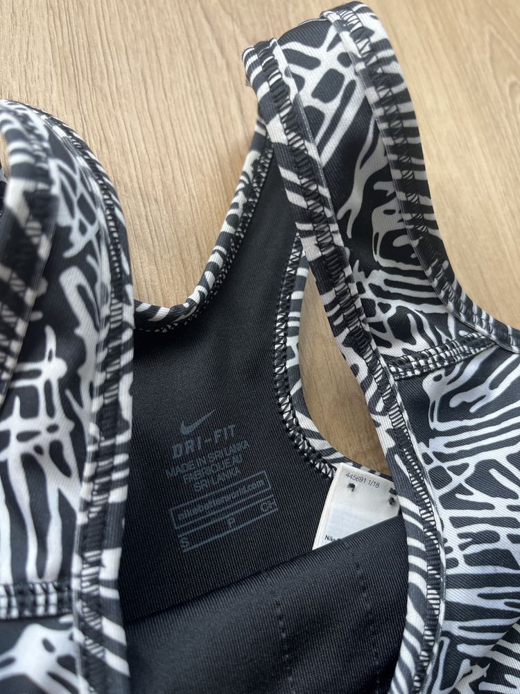 NIKE /Under Armour / Adidas - 400 броя дамски бюстиета   блузи клинове