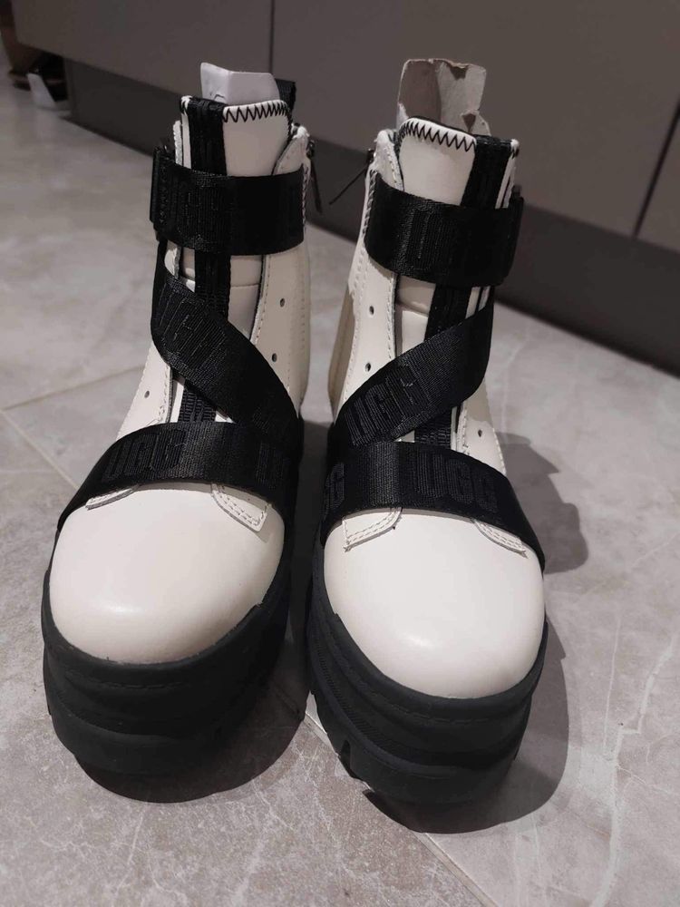 Vand Cizme UGG noi