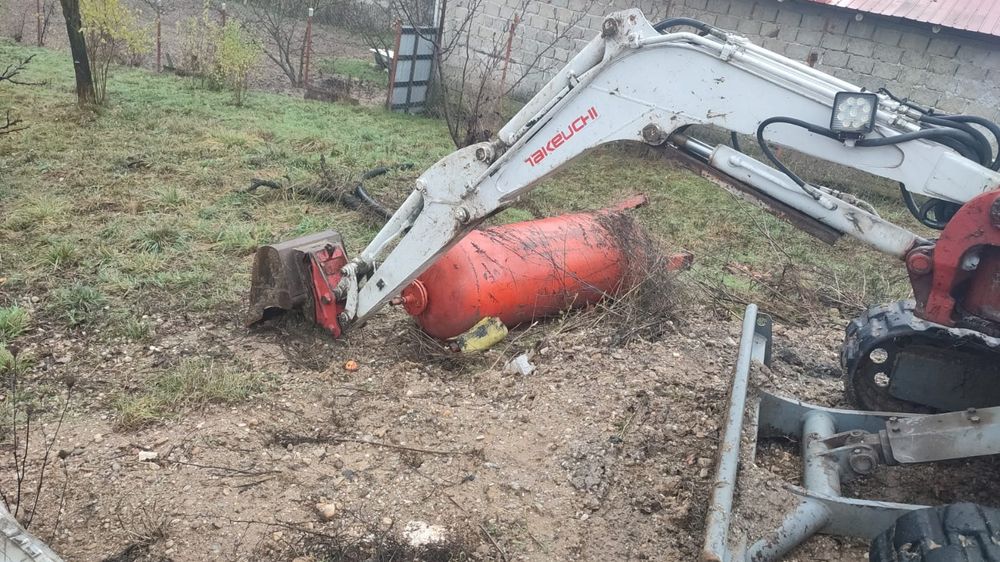 Miniexcavator Takeuchi 2.4 tone