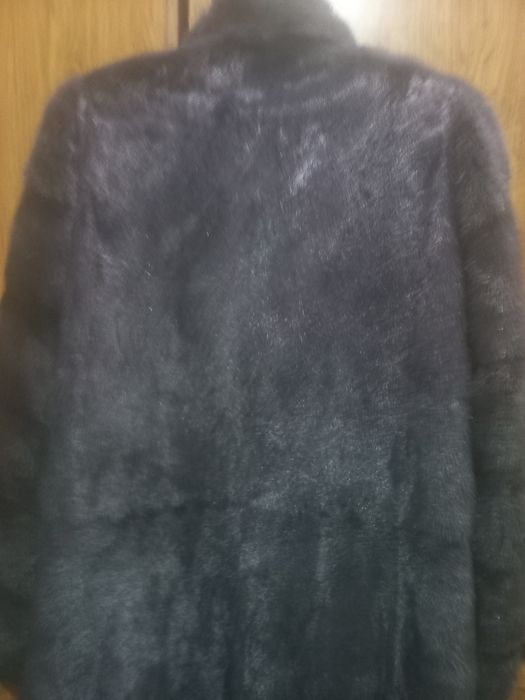 Норковая шуба б.у в отличном состоянии.Размер стал мал