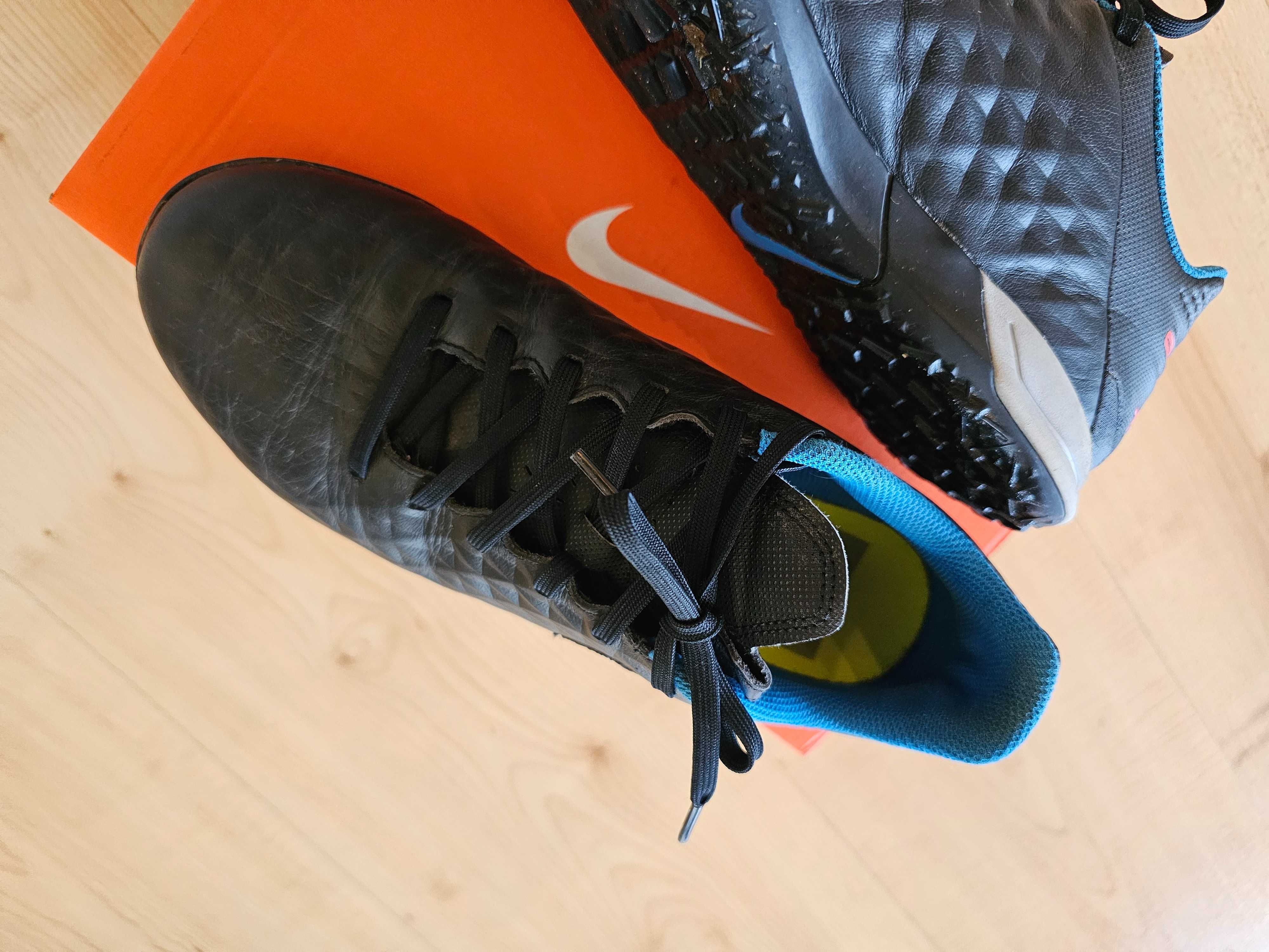 Юношески футболни обувки NIKE ,N40