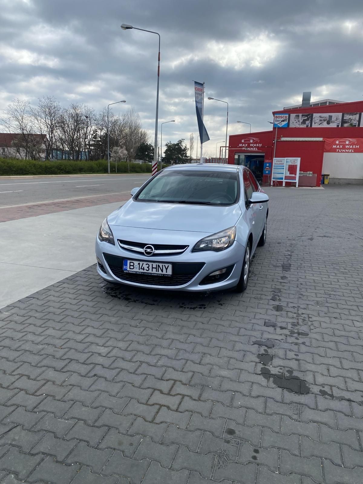 Opel Astra J 16 16V