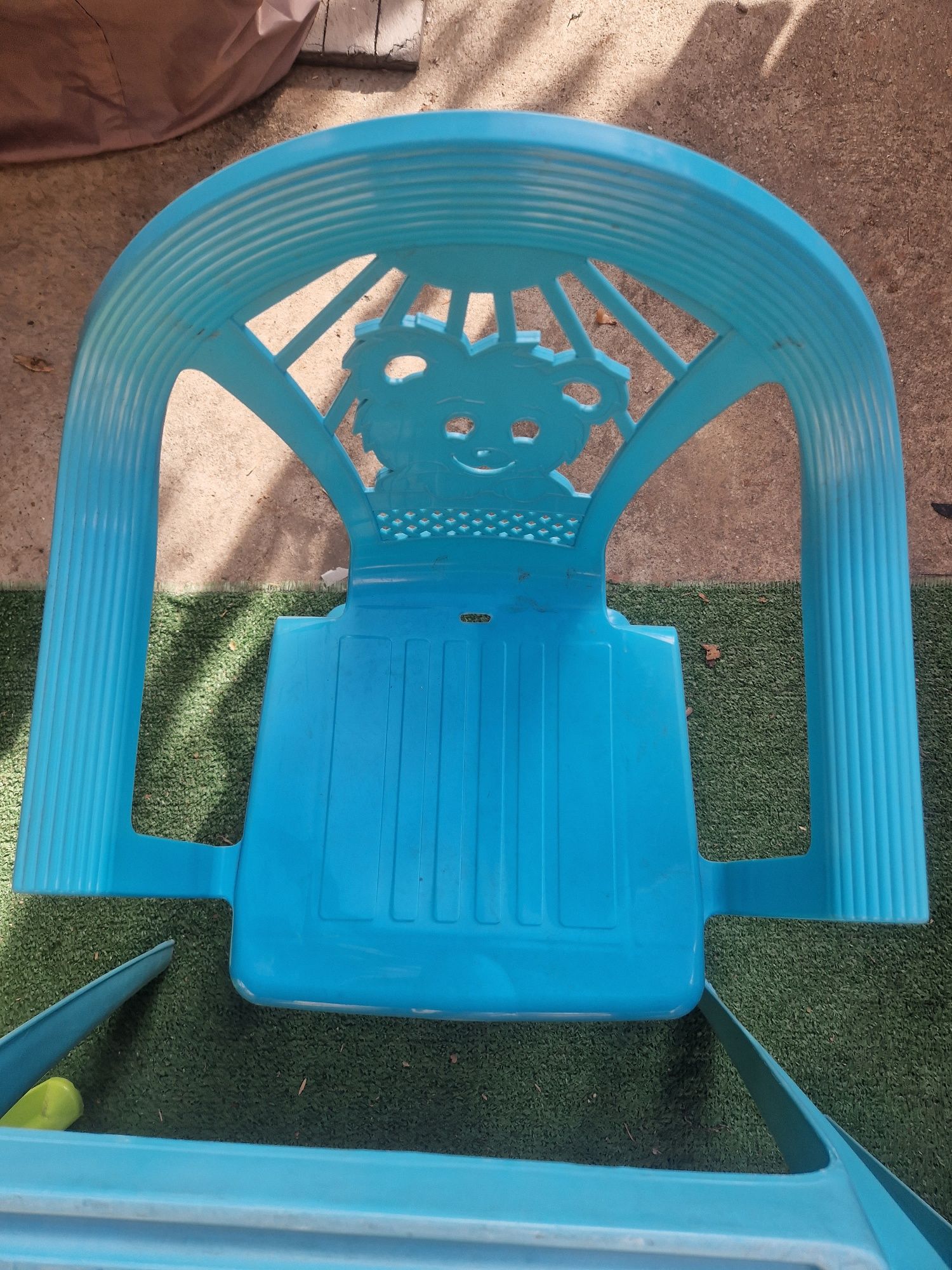 Masuta cu 3 scaune plastic,copii