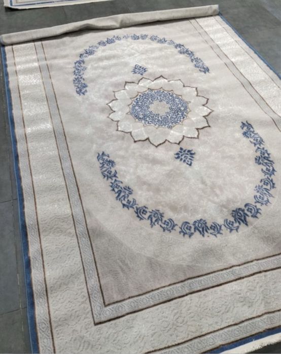 Продам ковер 2*3 шелковый