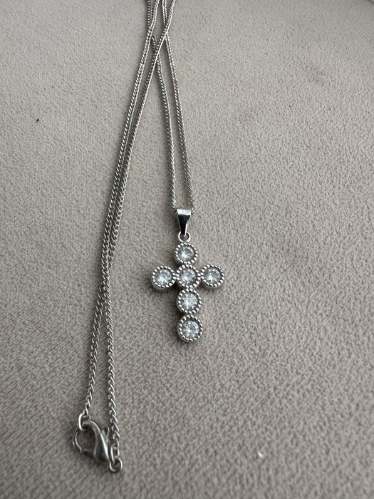 Красив сребърен кръст