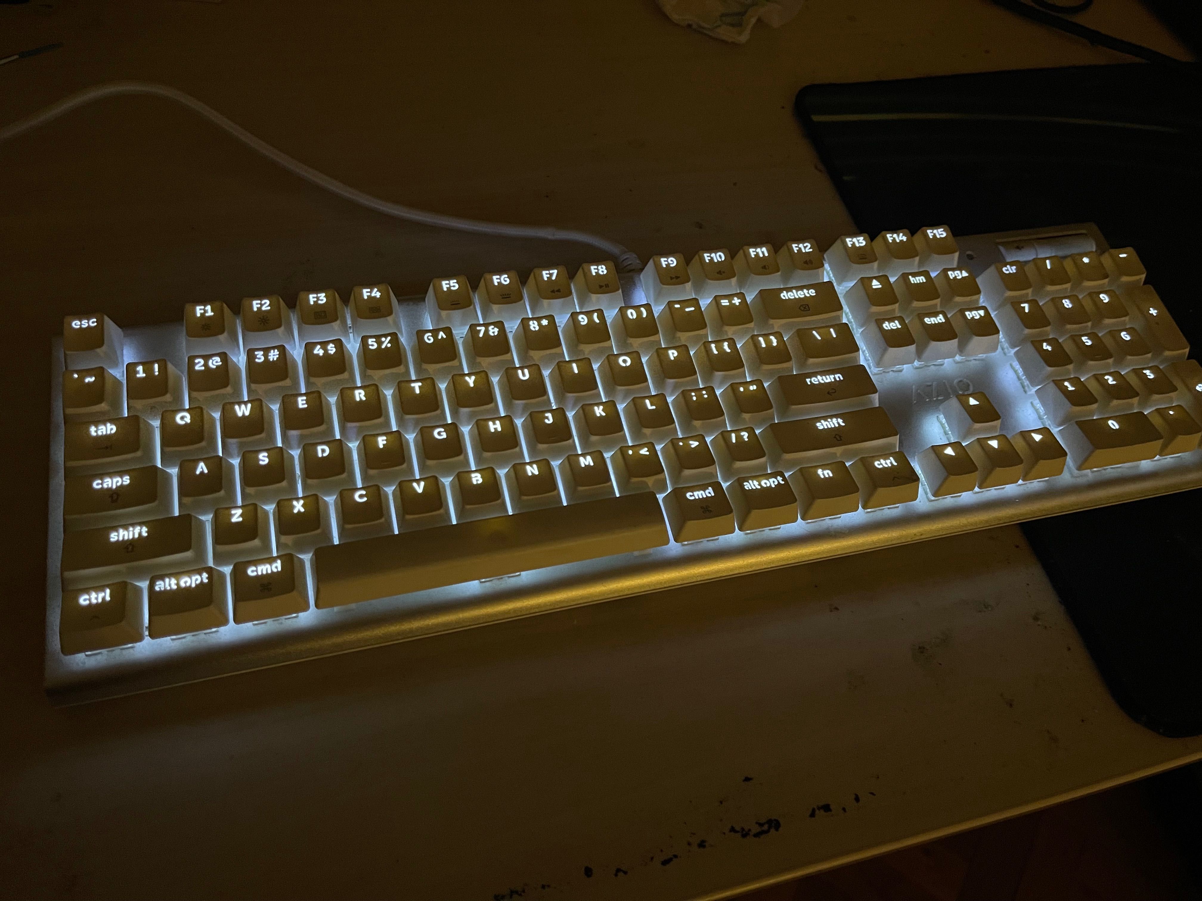 Механична клавиатура за Мак Azio (brown switch)