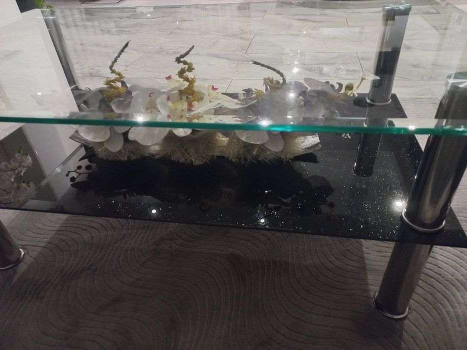 Стъклена холна масичка