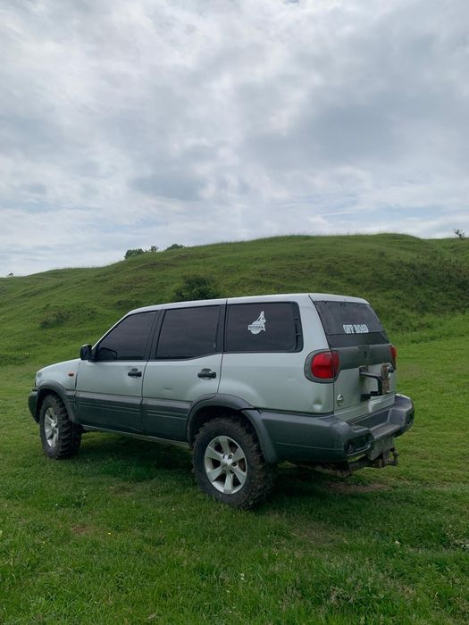 Nissan terrano  motor 2.7 tdi 4x4 cu reductor