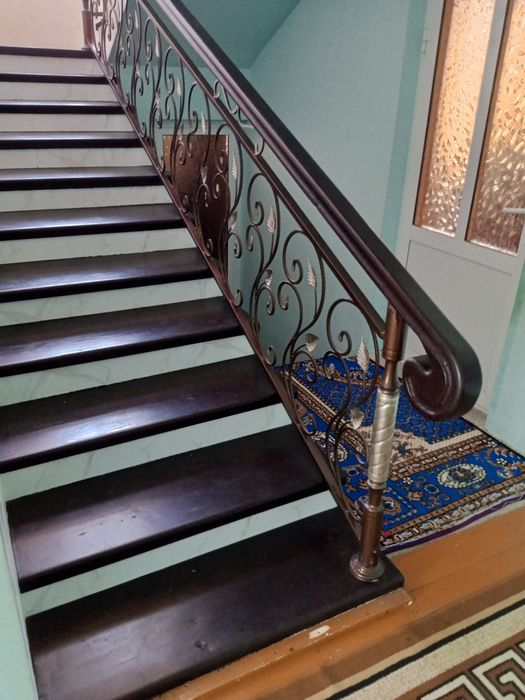 Лестница бетондан ва ёгочдан