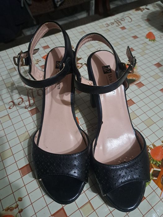 Босоножки в хорошем состоянии