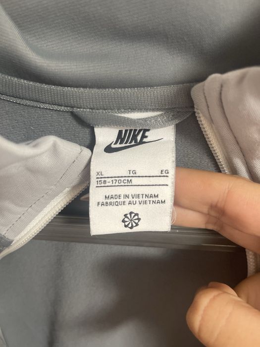 Чисто нов оригинален комплект на Nike
