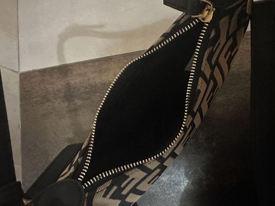 Луксозна дамска чанта Fendi