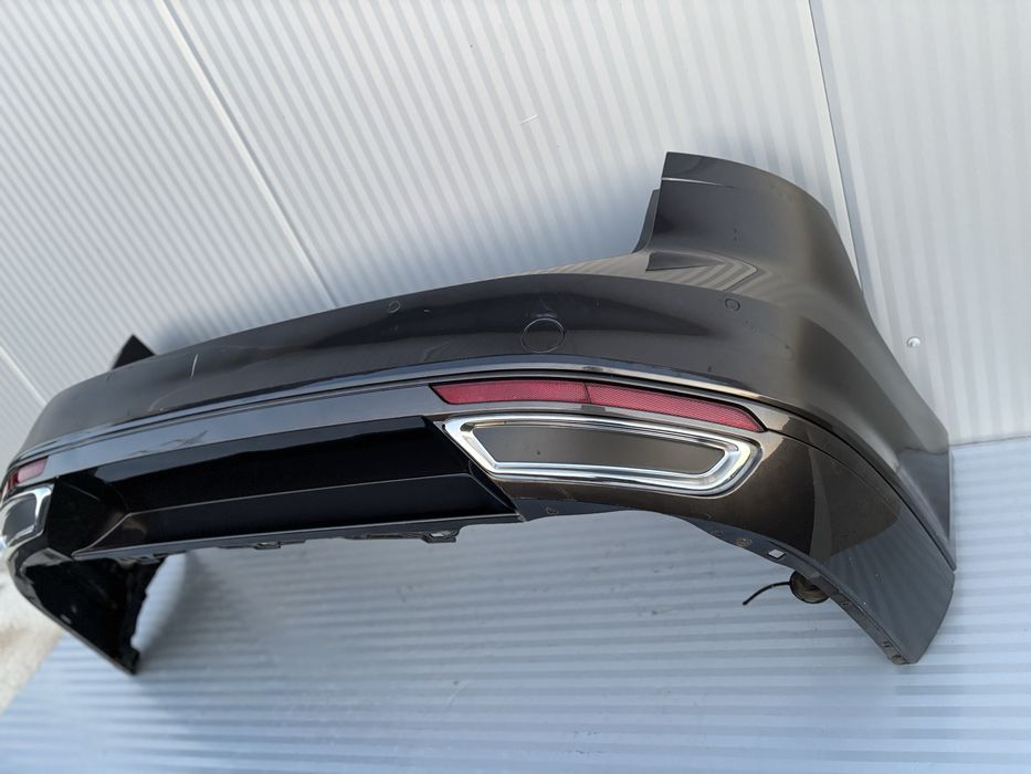 Bara spate vw Passat B8•4senzori•cod culoare LB8R•2015-2020