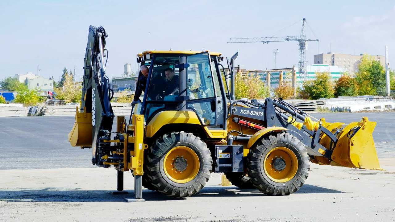 Экскаватор - Погрузчик XCMG  ХС8-S3570 с Телескопической стрелой