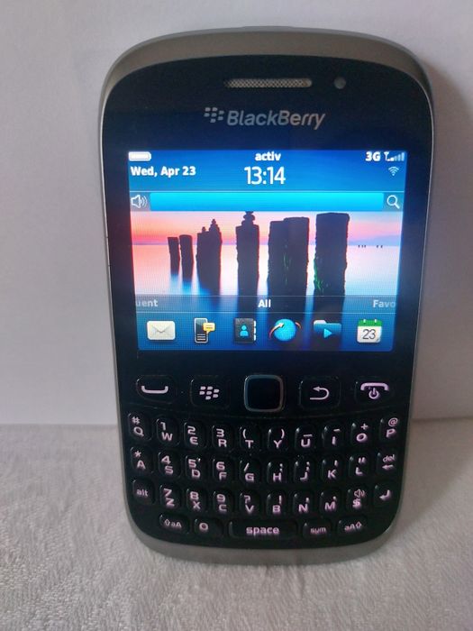 Смартфон BlackBerry Curve 9360 черный