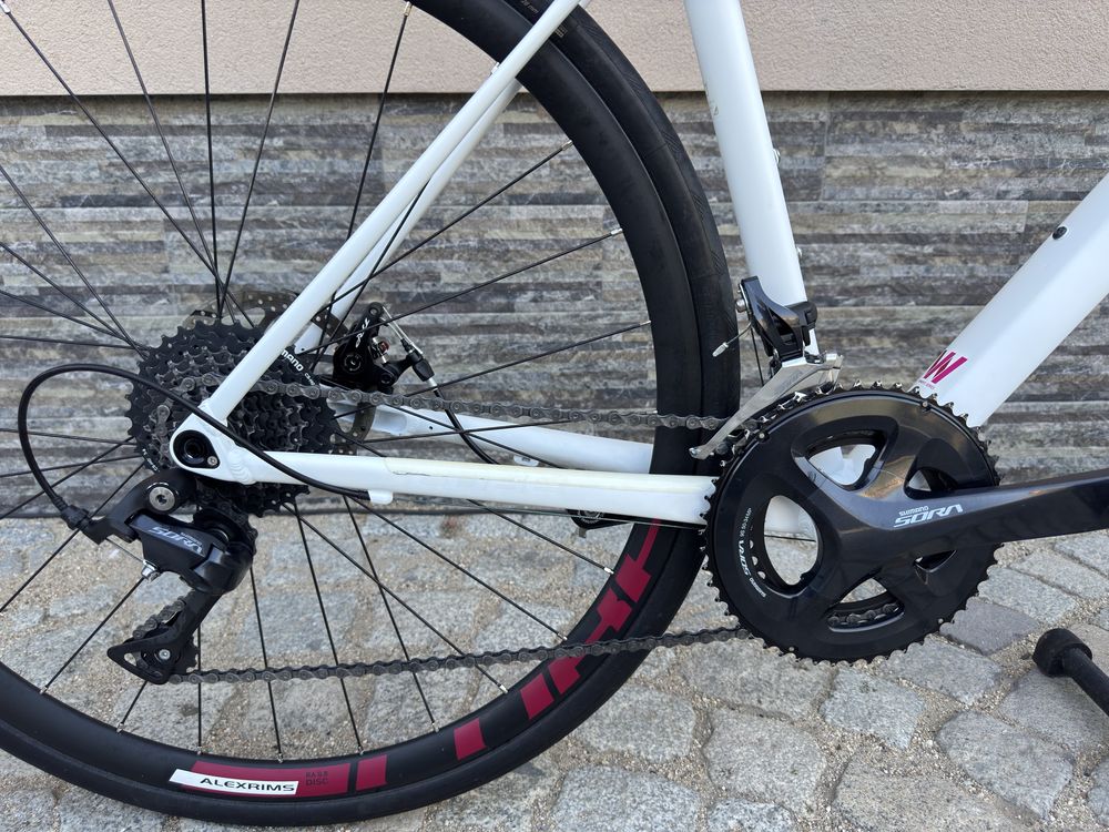 Шосеен дамски алуминиев велосипед Cube Axial Pro размер: 28/56см