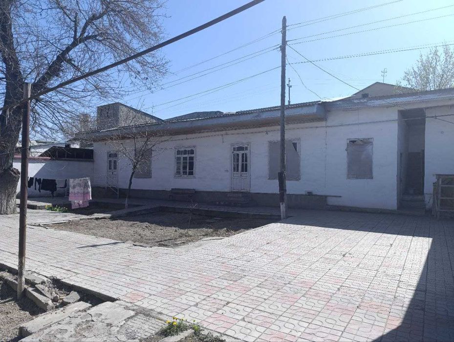 Продается дом 4-соток, 2- комнат ор.Автовокзал, Зафаршон махалля.