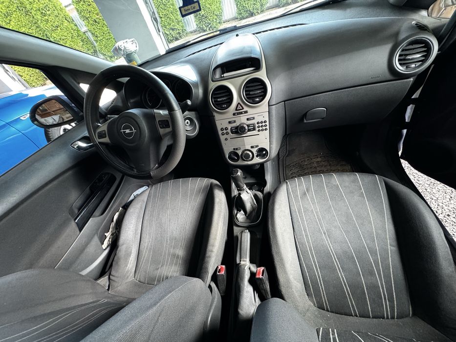 Opel corsa hatchback 2008