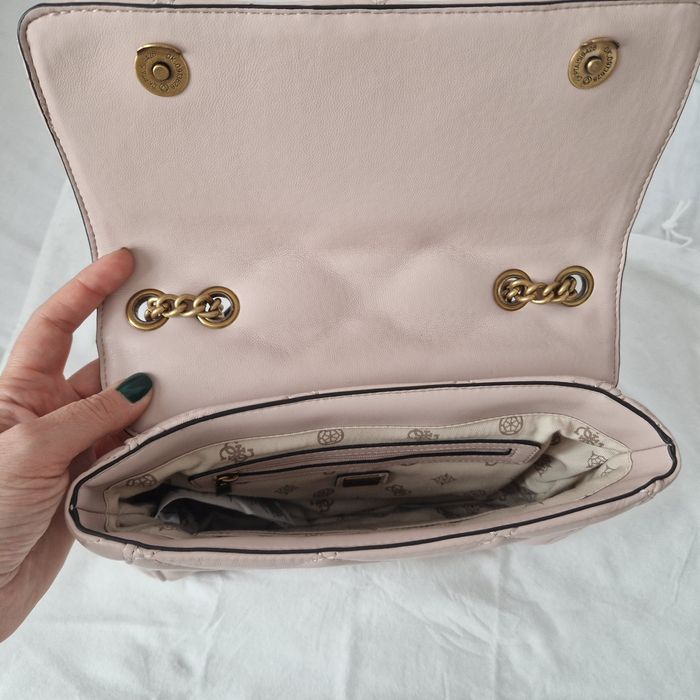 Дамска чанта Guess Cessily