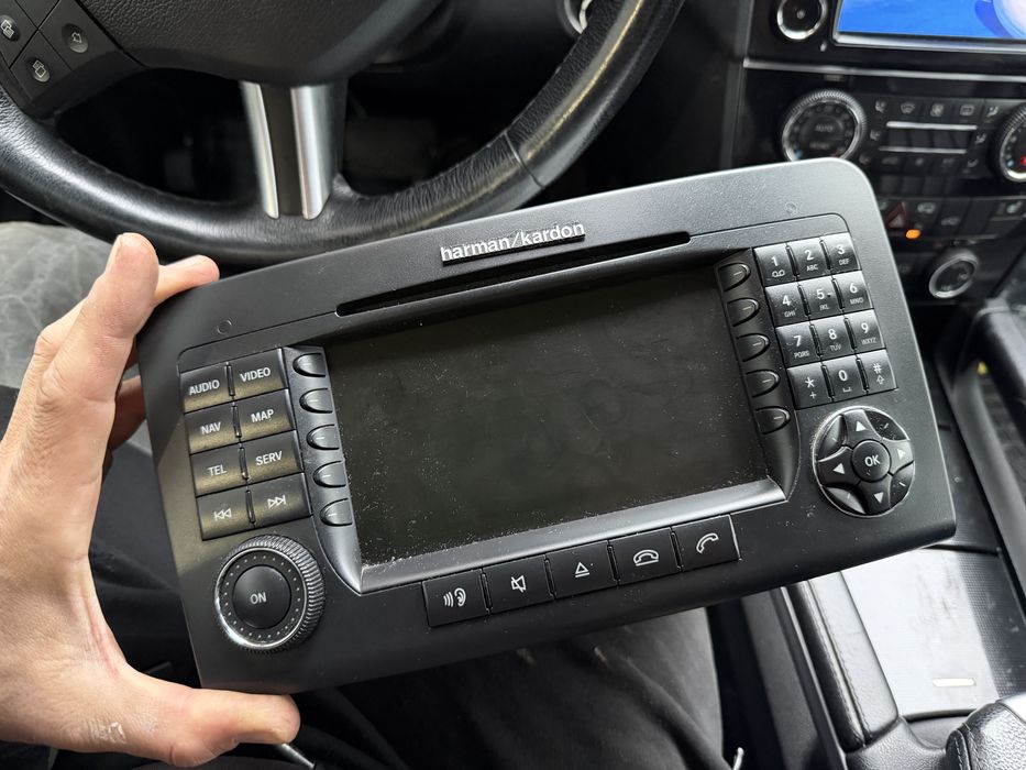 Придавам оригинална мултимедия за Мерцедес Мл