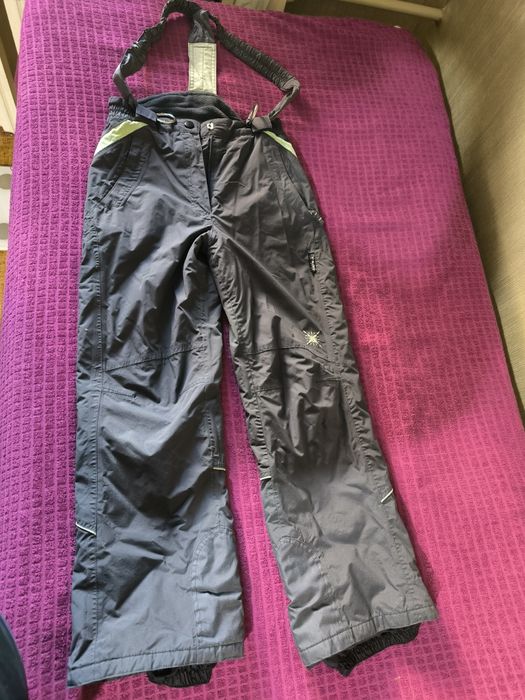 Продам полукомбинезон рост 152