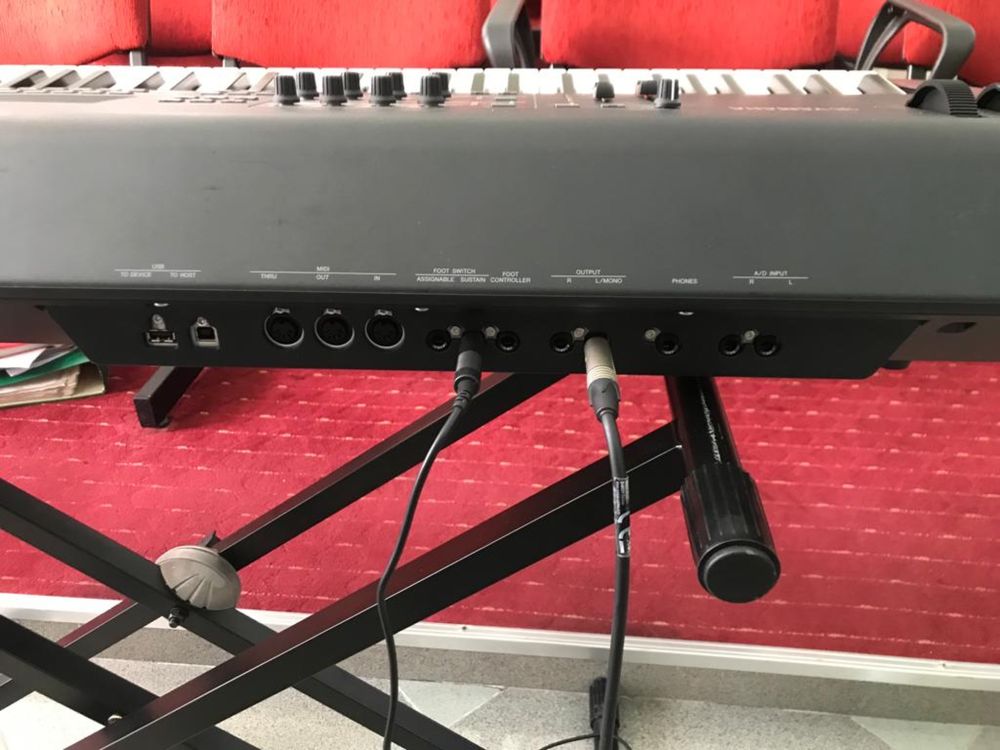 Pian electric Yamaha MoXF8, nu motif, nord stage, roland sustain cadou