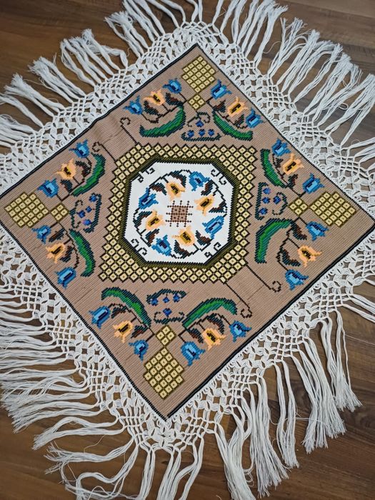 Fata de masa traditionala