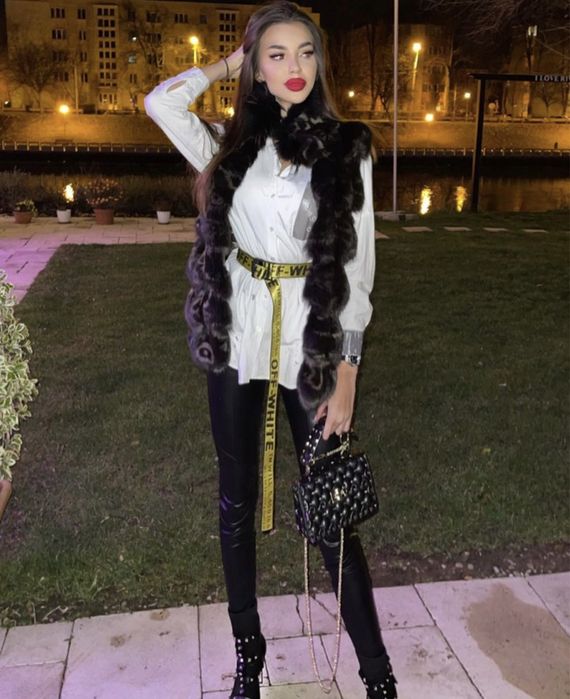 PINKO vestă blanita naturala de la 1800 lei la 1200 lei