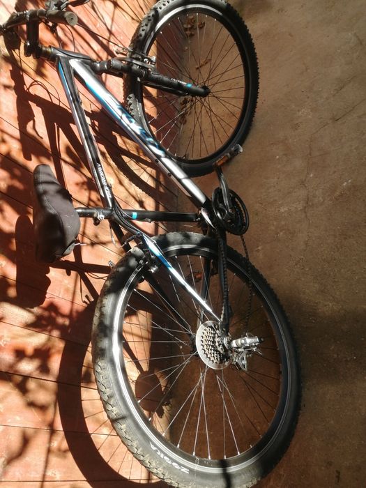 Vând Mountain Bike în stare buna nu răspund la mesaje va rog sunați.